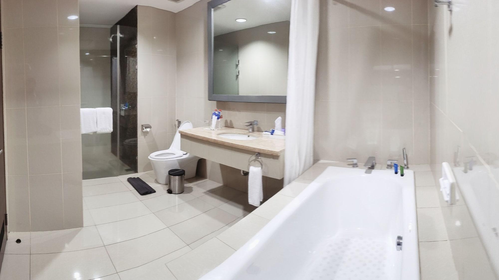 Aston Purwokerto Hotel & Conference Center Esterno foto