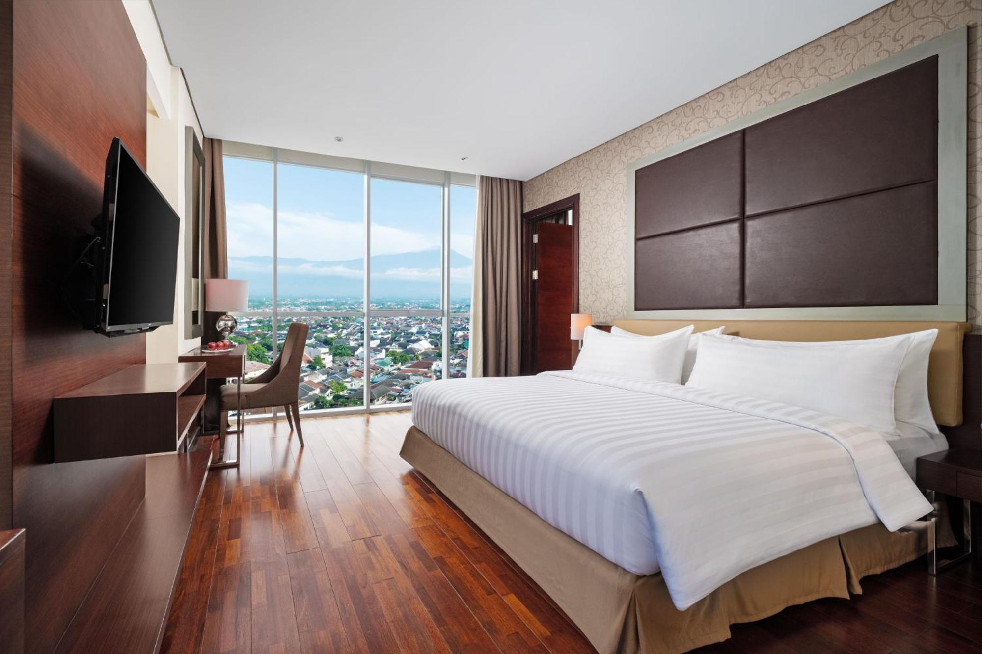 Aston Purwokerto Hotel & Conference Center Esterno foto